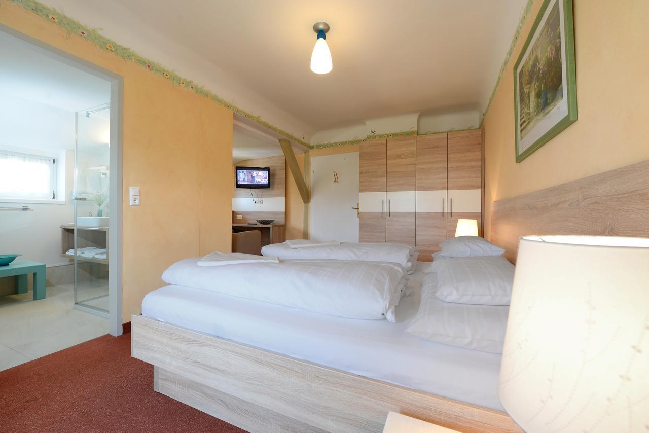 Lust Und Laune Hotel Am Woerthersee เพิร์ทชาค อัม เวิร์ทเทอร์ซี ภายนอก รูปภาพ