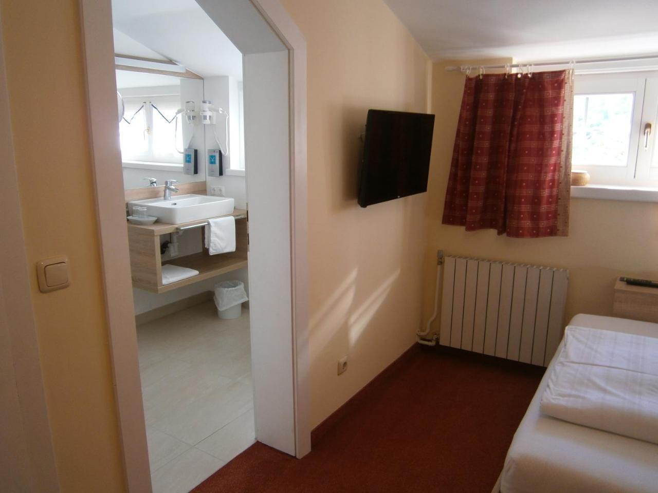 Lust Und Laune Hotel Am Woerthersee เพิร์ทชาค อัม เวิร์ทเทอร์ซี ภายนอก รูปภาพ
